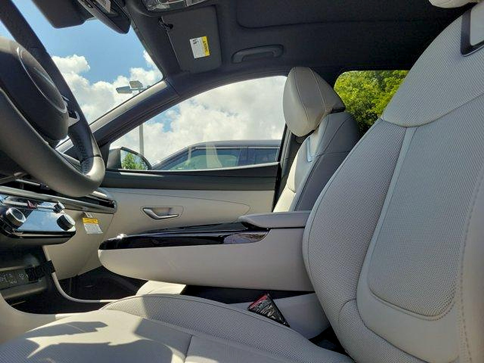 New 2026 Hyundai Tucson Limited FWD image 9