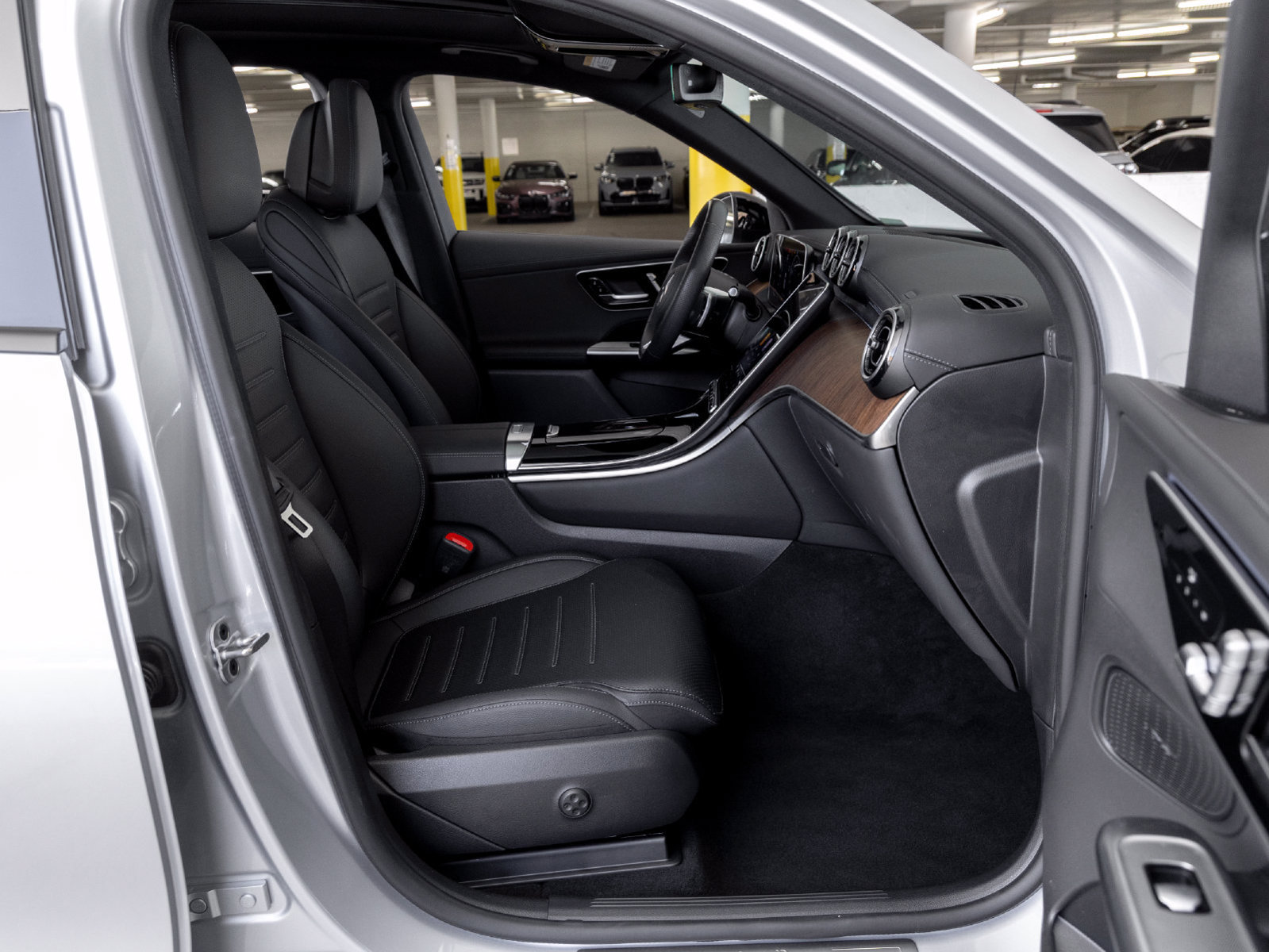 Certified 2026 Mercedes-Benz GLC 300 4MATIC image 29