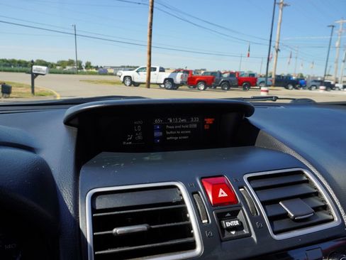 Used 2017 Subaru Forester 2.5i Premium image 16