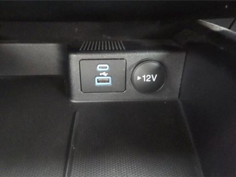 Used 2022 Ford Escape SE image 34