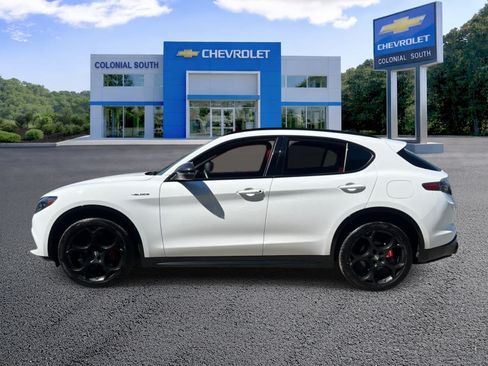Used 2024 Alfa Romeo Stelvio Veloce AWD/4WD image 3