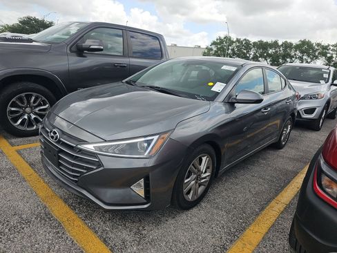 Used 2019 Hyundai Elantra SEL w/ Cargo Package FWD image 2