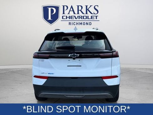 Used 2023 Chevrolet Bolt EUV Premier w/ Sun & Sound Package FWD image 6