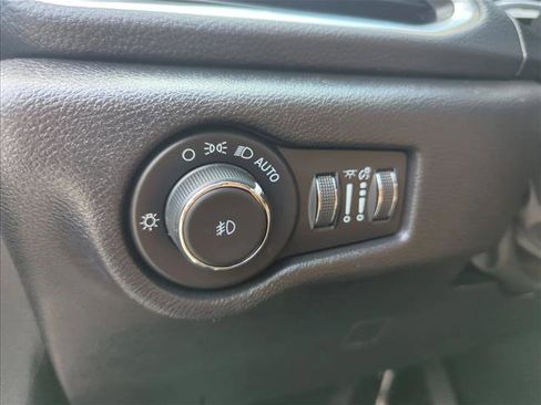 Used 2021 Chrysler Pacifica Pinnacle image 30