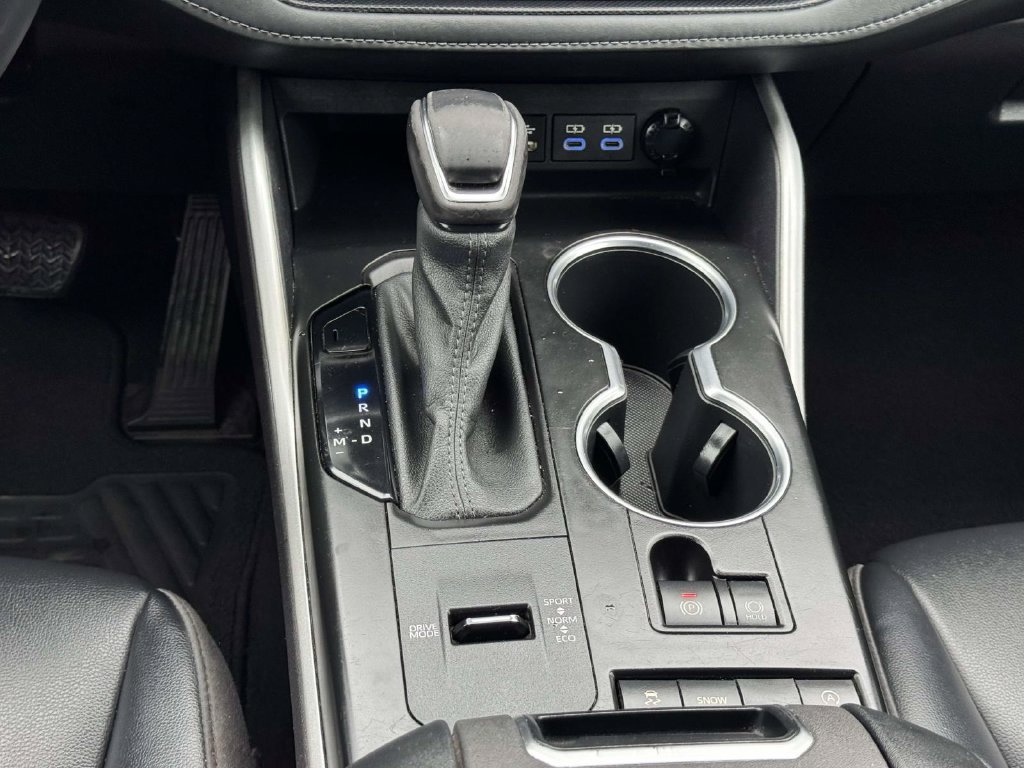 Used 2022 Toyota Highlander XSE FWD image 6