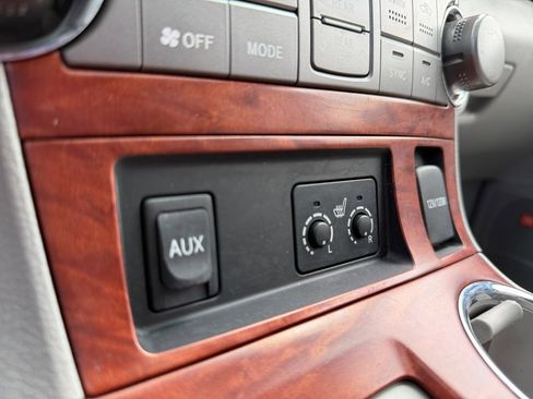 Used 2010 Toyota Highlander Limited AWD/4WD image 33