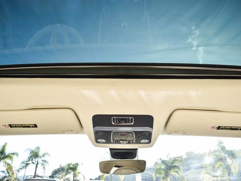 New 2026 Bentley Flying Spur Plug-In Hybrid image 16