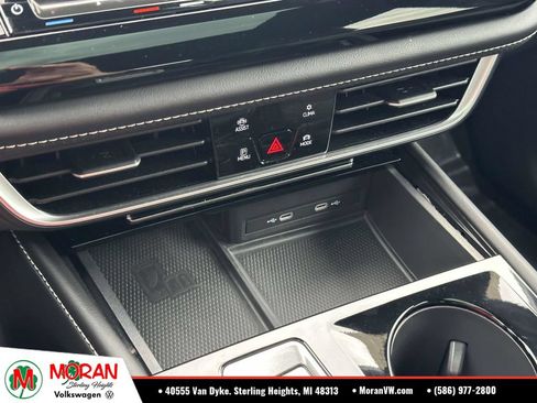 Certified 2024 Volkswagen Atlas Cross Sport SEL R-Line AWD/4WD image 29
