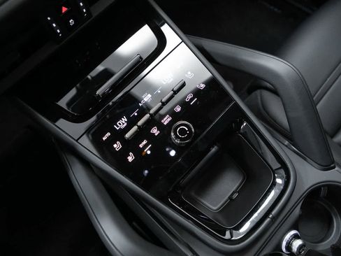 New 2026 Porsche Cayenne Turbo GT AWD/4WD image 27