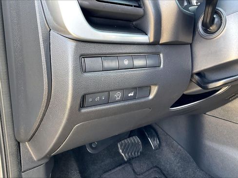 Used 2024 Nissan Rogue SV AWD/4WD image 35