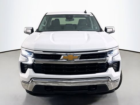 Used 2024 Chevrolet Silverado 1500 LT AWD/4WD image 2
