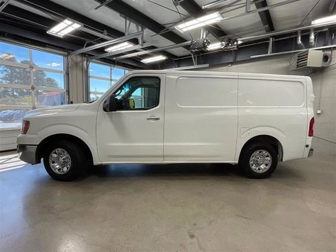 Used 2015 Nissan NV 2500 SL w/ Technology Package image 2
