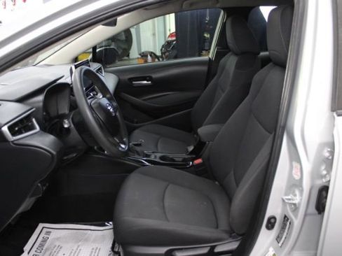 Used 2020 Toyota Corolla LE FWD image 11