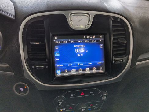 Used 2016 Chrysler 300 Touring w/ Limited Group image 30