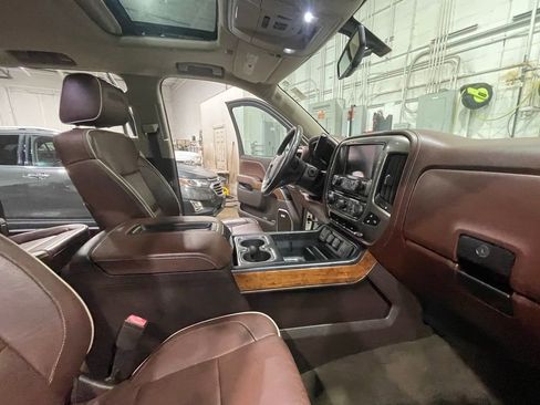 Used 2015 Chevrolet Silverado 1500 High Country image 15