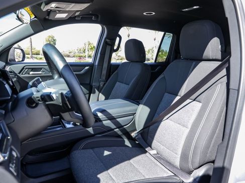 Used 2025 GMC Acadia Elevation image 16