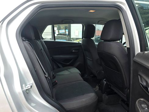Used 2016 Chevrolet Trax LS AWD/4WD image 15