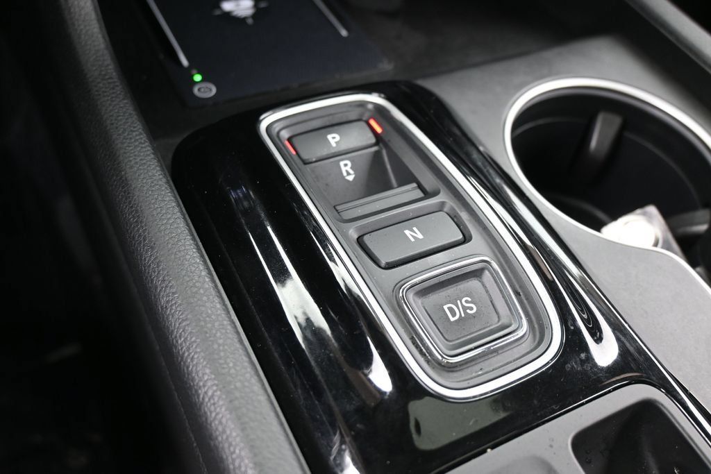 Used 2025 Honda Pilot Touring image 25