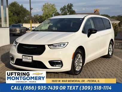 Used 2024 Chrysler Pacifica Touring-L