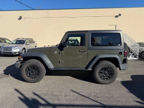 Used 2015 Jeep Wrangler Sport AWD/4WD image 4