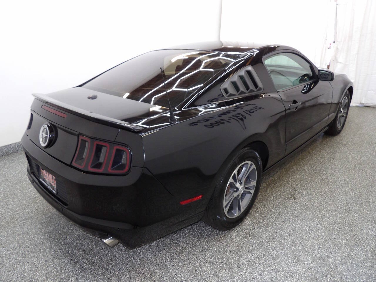 Used 2014 Ford Mustang Premium RWD image 6
