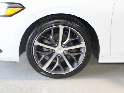 Used 2023 Honda Civic Touring image 6