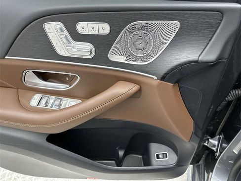 Used 2025 Mercedes-Benz GLE 450 4MATIC image 13