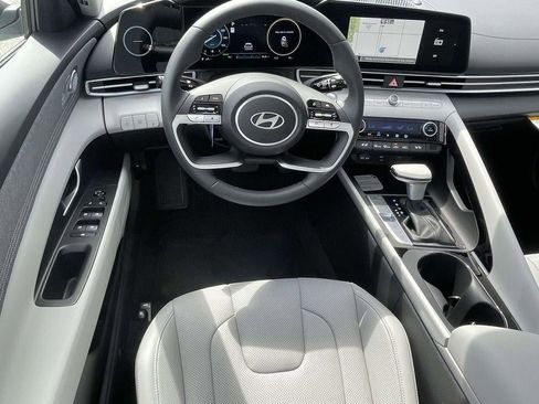 New 2026 Hyundai Elantra Limited FWD image 32