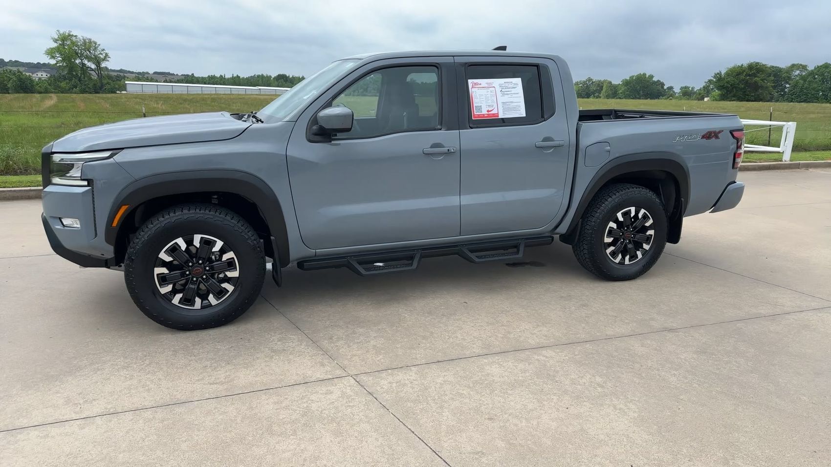 Used 2023 Nissan Frontier PRO-4X w/ Tow Package AWD/4WD image 5
