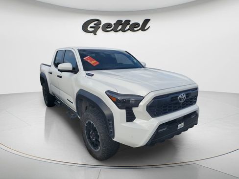 Certified 2025 Toyota Tacoma TRD Off-Road w/ TRD Off Road Premium Package image 2