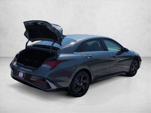 New 2026 Hyundai Elantra SEL Sport Premium image 2