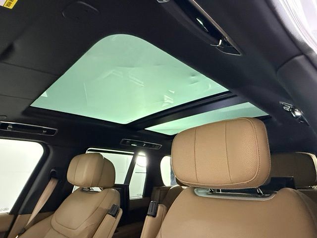 Certified 2025 Land Rover Range Rover Autobiography AWD/4WD image 24