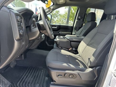 Used 2025 Chevrolet Silverado 2500 Custom w/ Custom Value Package image 7