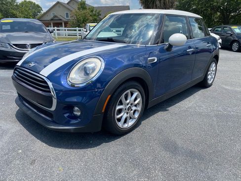 Used 2016 MINI Cooper 4-Door Hardtop image 1