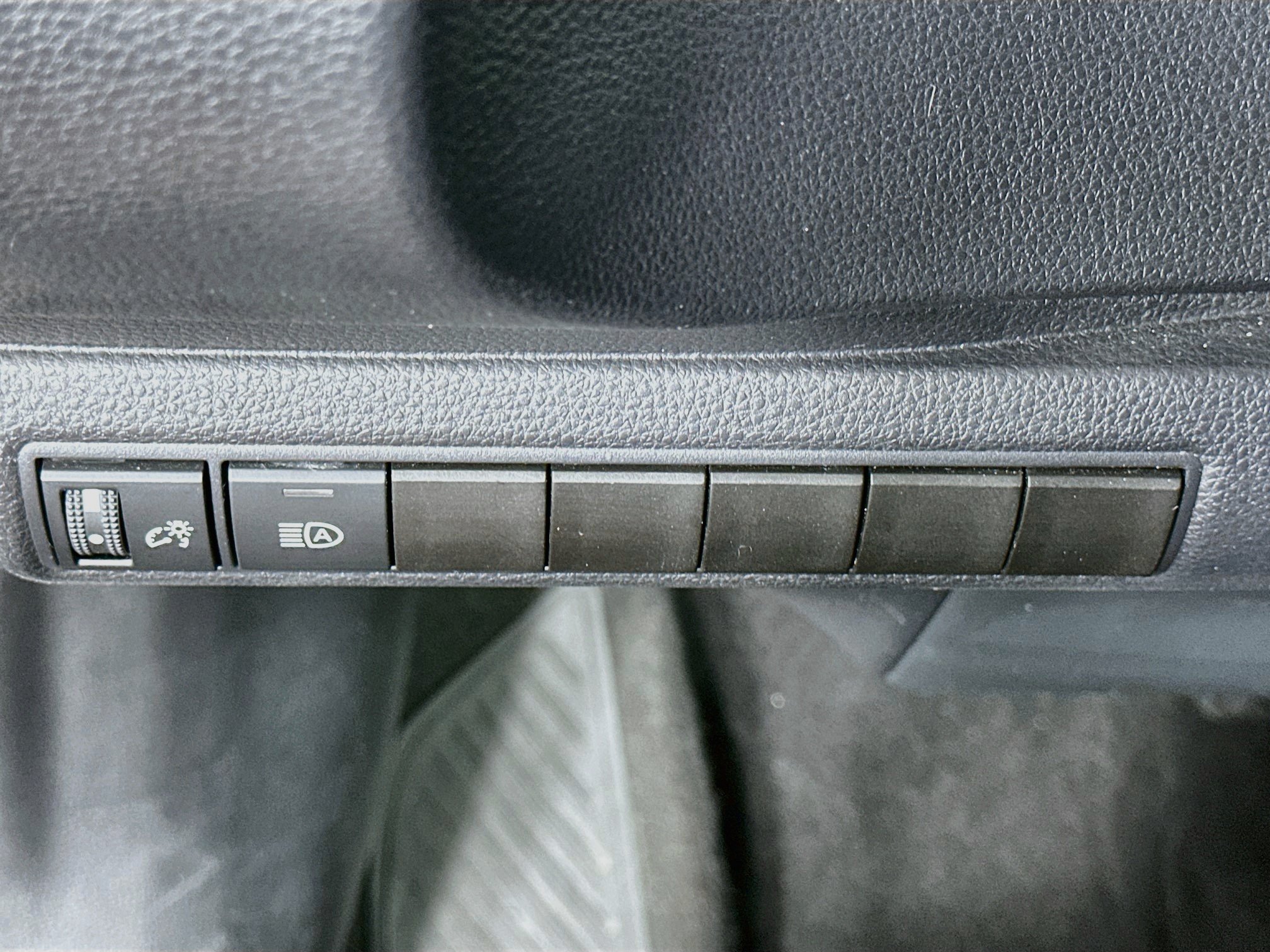 Used 2025 Toyota Corolla LE FWD image 16