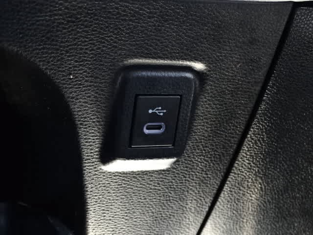 Used 2023 Toyota Corolla SE w/ Carpet Mat Package (TMS) FWD image 33