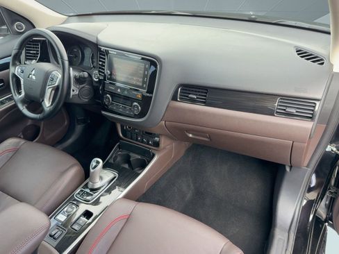 Used 2018 Mitsubishi Outlander SEL image 30