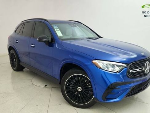 Used 2025 Mercedes-Benz GLC 350e 4MATIC w/ AMG Line image 93
