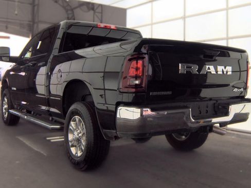 Used 2025 RAM 2500 Big Horn AWD/4WD image 3