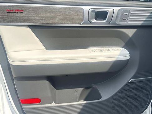Used 2025 Hyundai Santa Fe Calligraphy FWD image 19