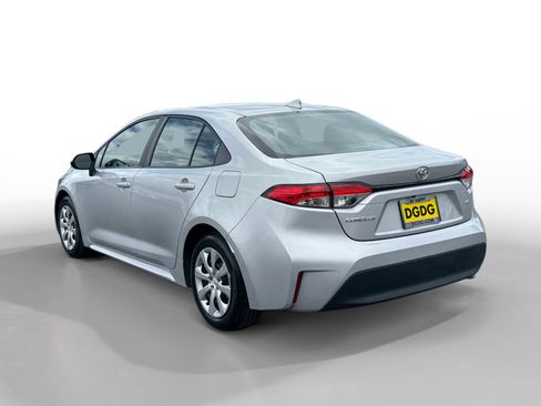 Used 2024 Toyota Corolla LE FWD image 3