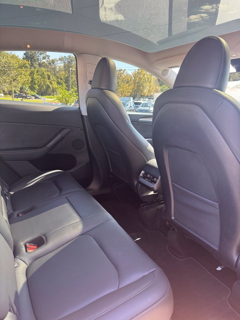 Used 2024 Tesla Model Y Long Range AWD/4WD image 11