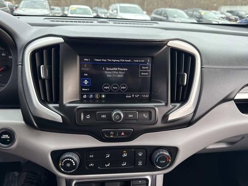 Used 2024 GMC Terrain SLE image 24