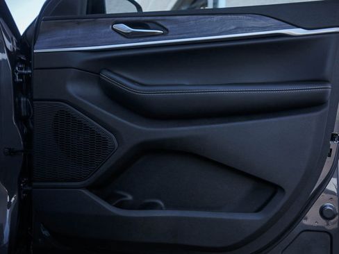 New 2025 Jeep Grand Cherokee Limited w/ Trailer Tow Package image 9