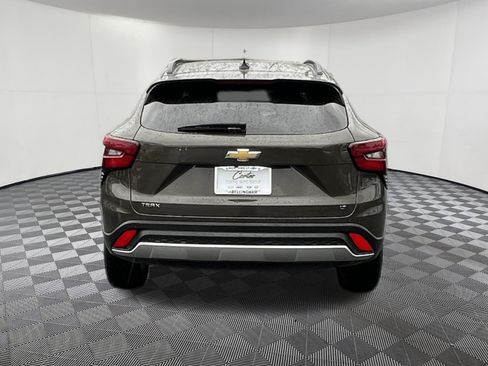 Used 2024 Chevrolet Trax LT FWD image 5