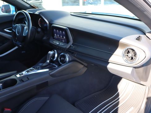 Used 2022 Chevrolet Camaro LT w/ RS Package image 28