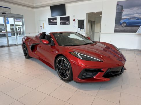 Used 2023 Chevrolet Corvette Stingray Preferred Conv w/ 2LT RWD image 3