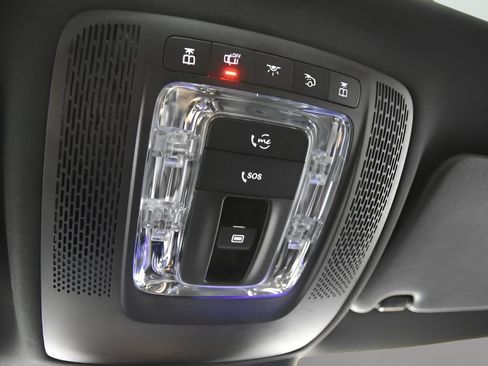 Used 2025 Mercedes-Benz CLA 250 image 32