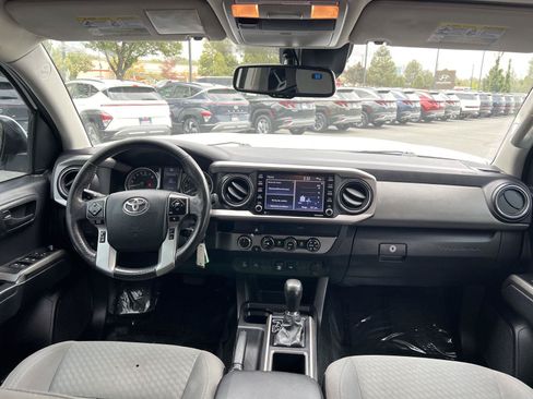 Used 2020 Toyota Tacoma SR5 w/ Technology Package AWD/4WD image 24
