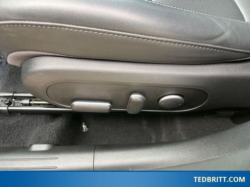 Used 2024 Hyundai Kona Limited image 39